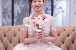 장한 ♥ 김아랑 결혼 `신부`사진입니다.